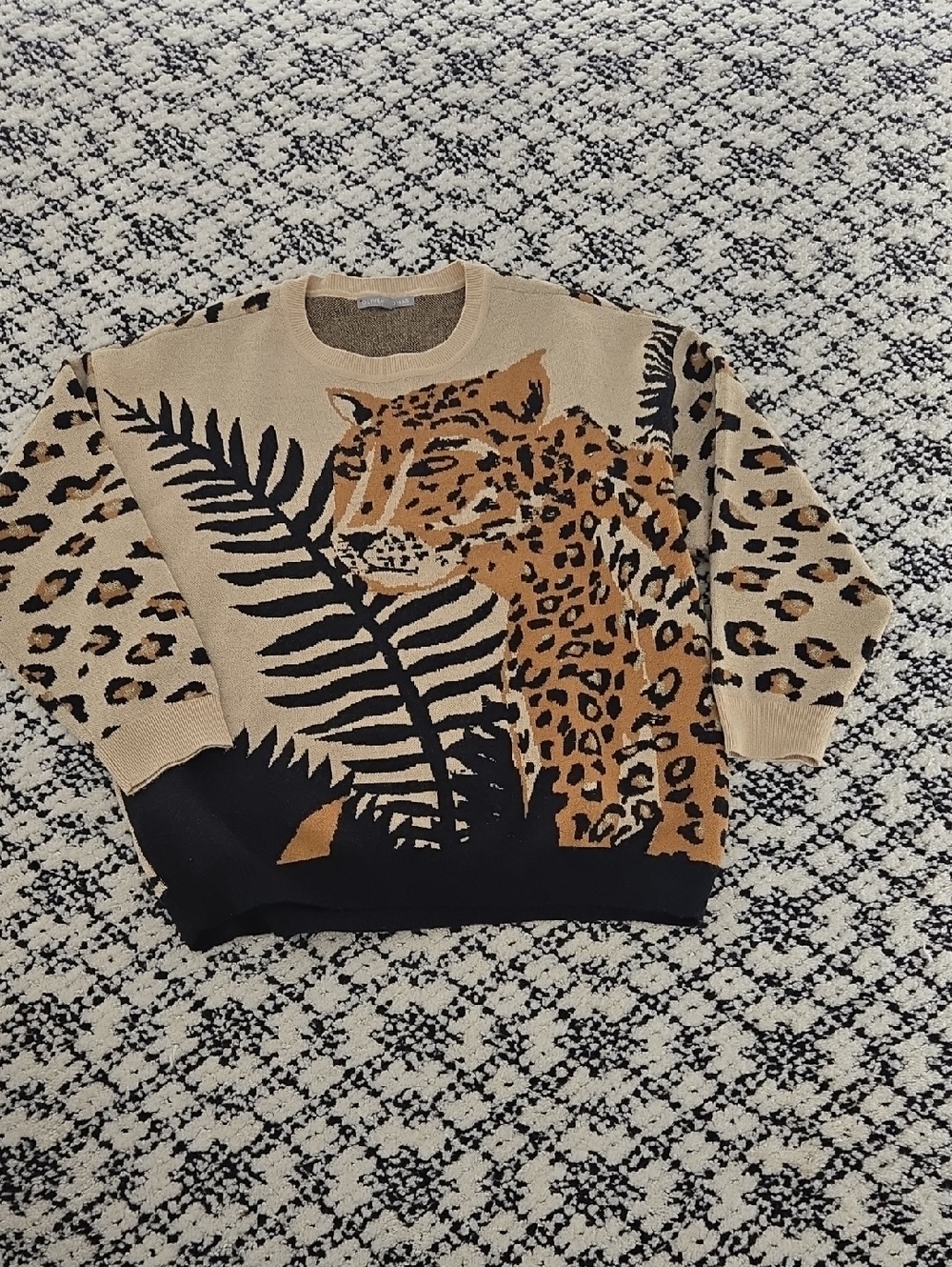 Women’s Beige Leopard Jacquard Crewneck Sweater